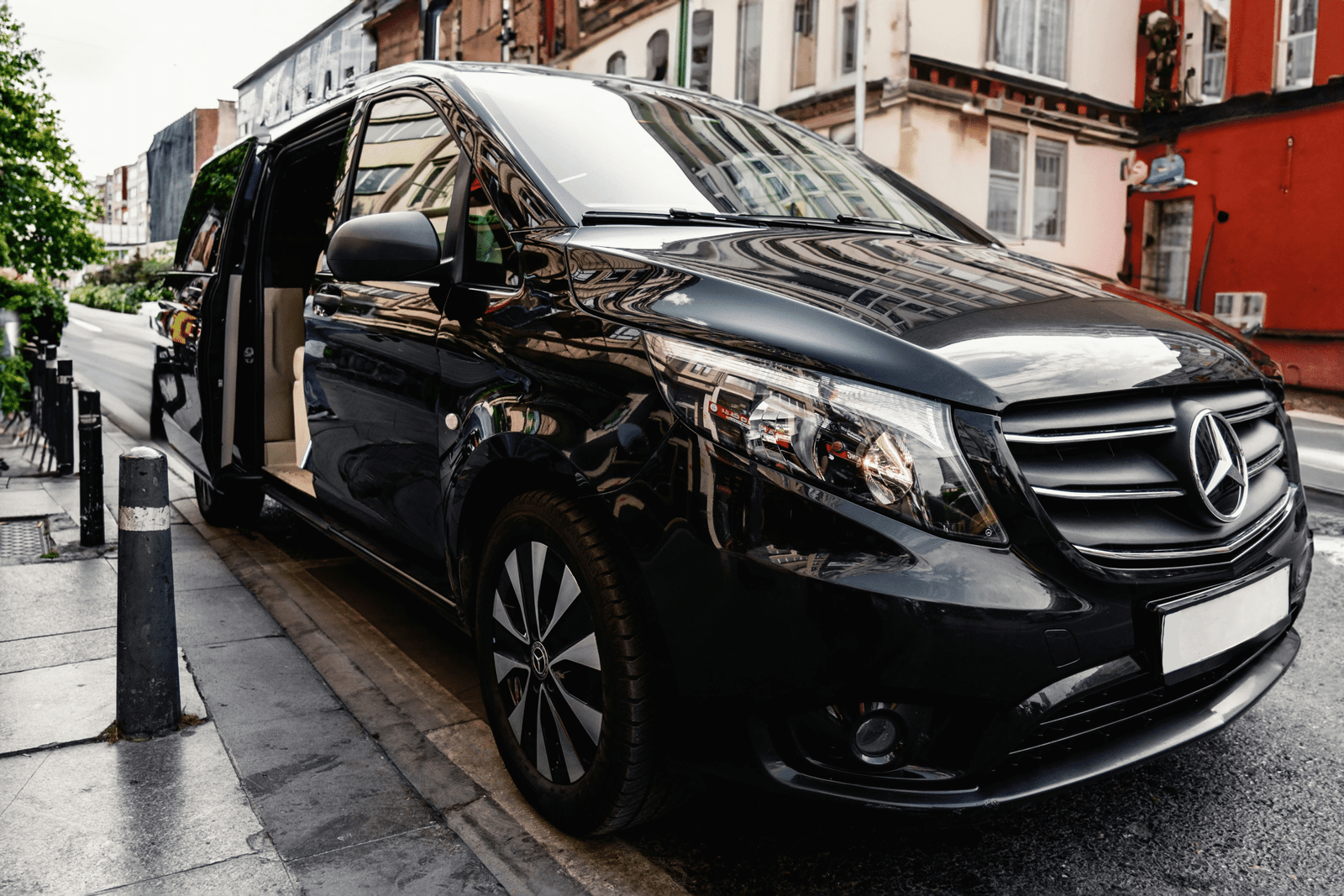 Mercedes V class chauffeur for airport transfers